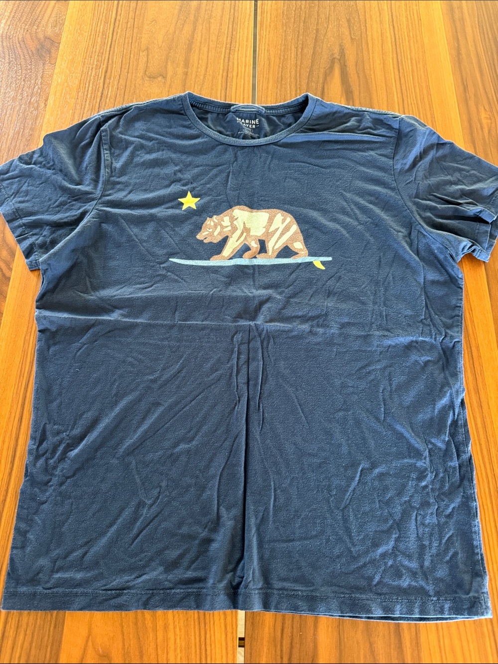 Marine Layer California bear on surfboard tshirt size Marge (medium-large)